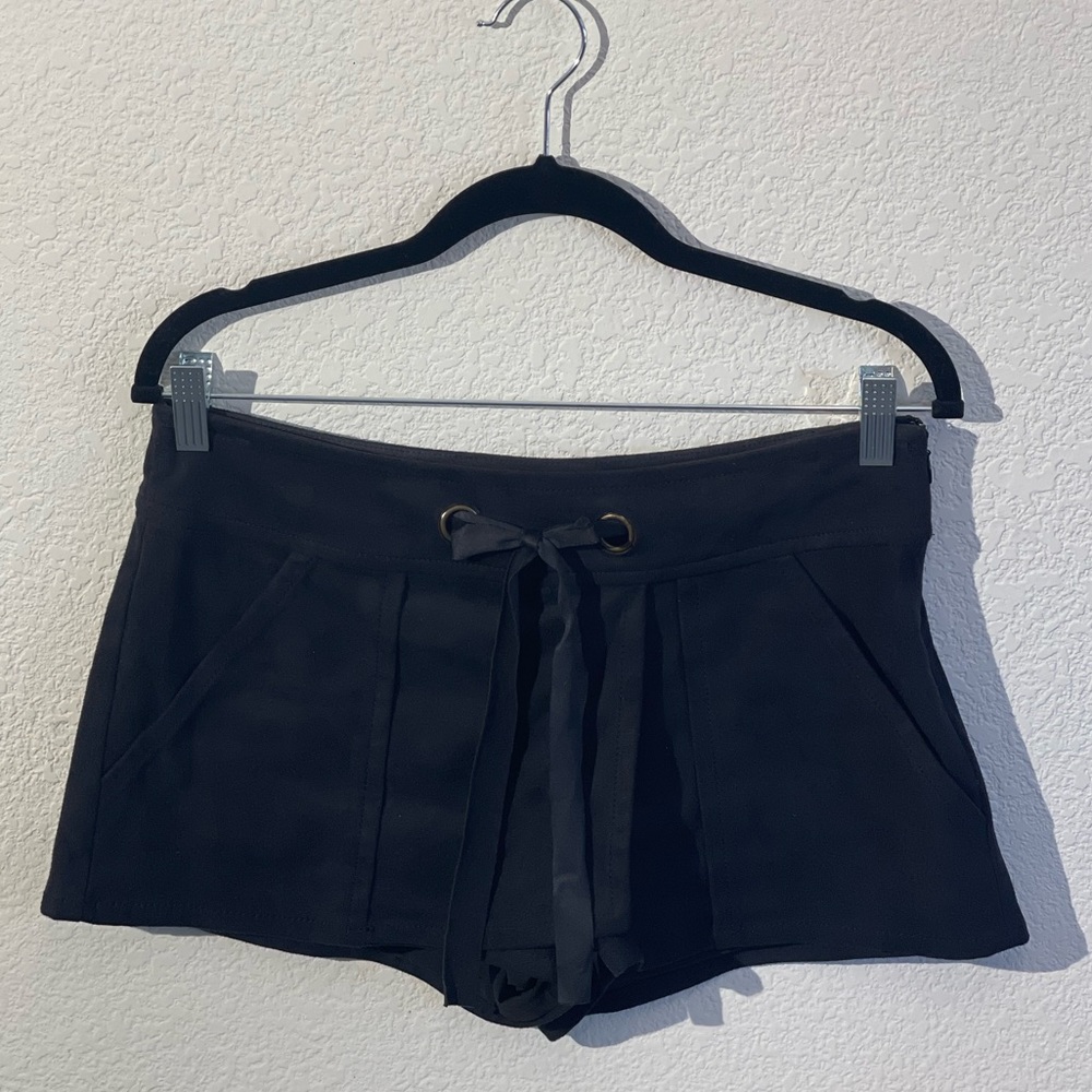 Guess Faux Sueded Skort
Style #W42D55W5HZ0